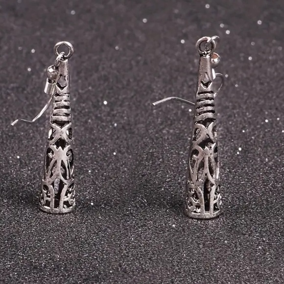 NWOT - Open Design, Filigree Earrings - Picture 2 of 6